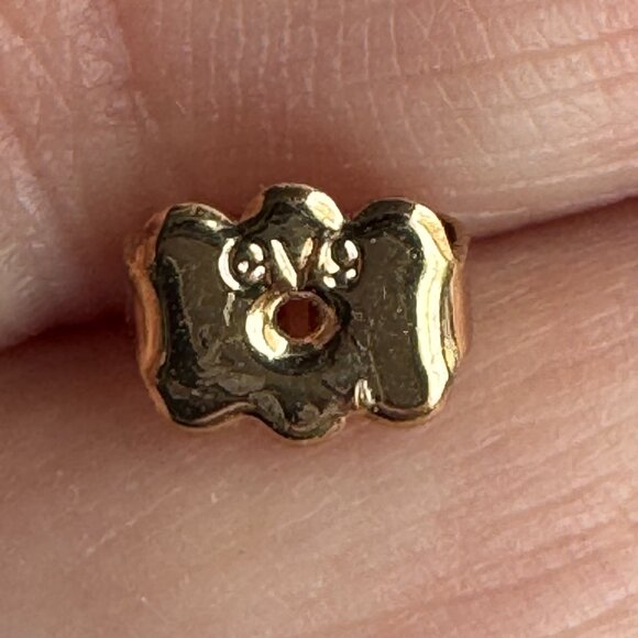 Vintage Avon GV9 Gold Tone Pierced Earrings Ruby Red Glass Stones - Picture 4 of 5